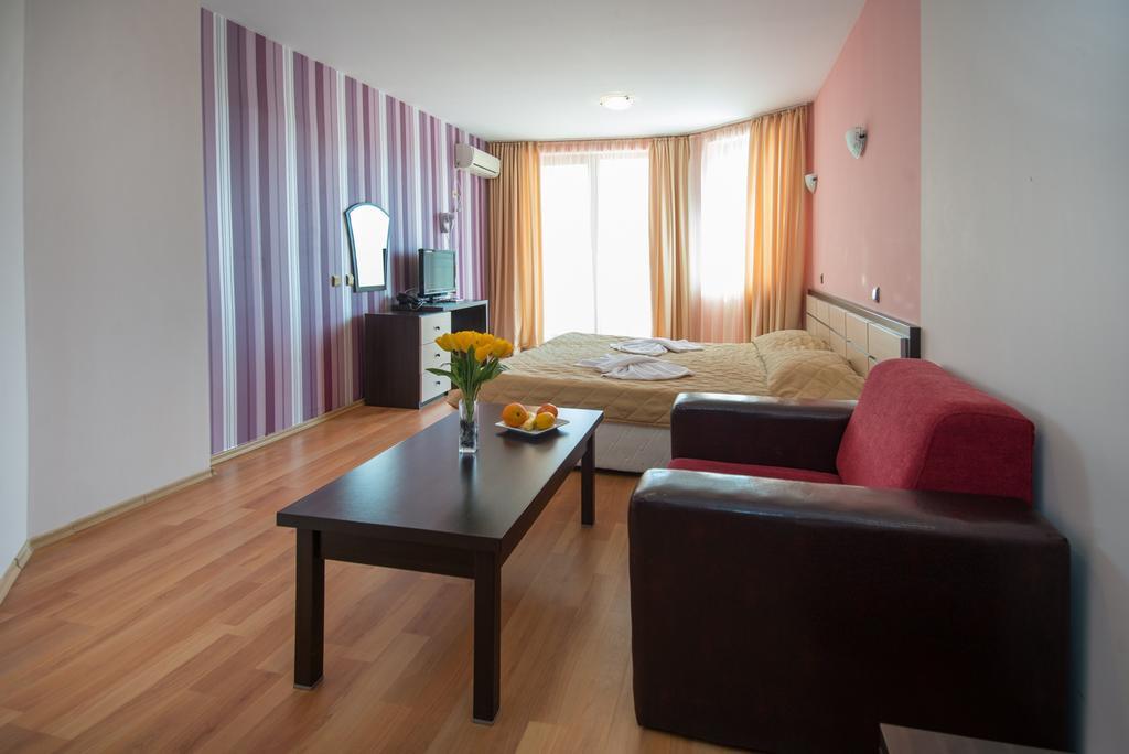 South Beach Hotel - New Management And Free Beach Access Царёво Экстерьер фото